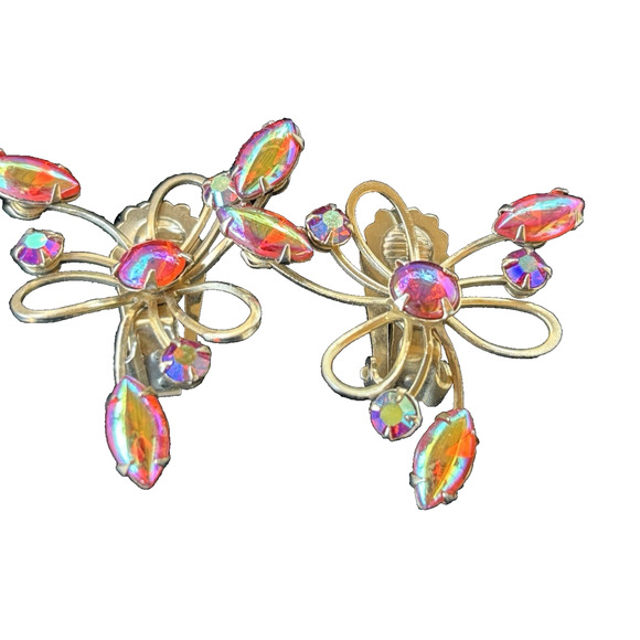 Vtg Pink Irridescent Aurora Borealis Prong Set Clip On Earrings Gold-tone - Picture 3 of 14